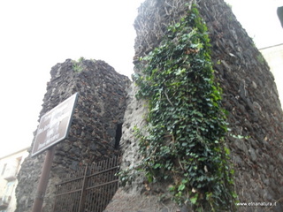 tania fortificata-Torre del vescovo 05-03-2014 07-40-37